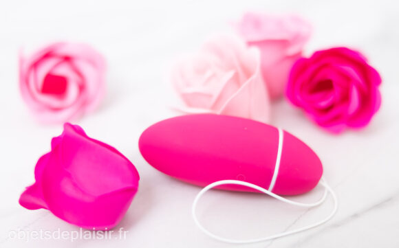 Relaxing bath petals and the Intimina KegelSmart 2