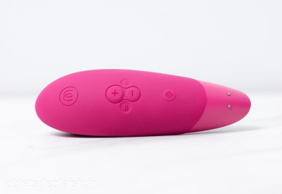 The Womanizer Enhance controls